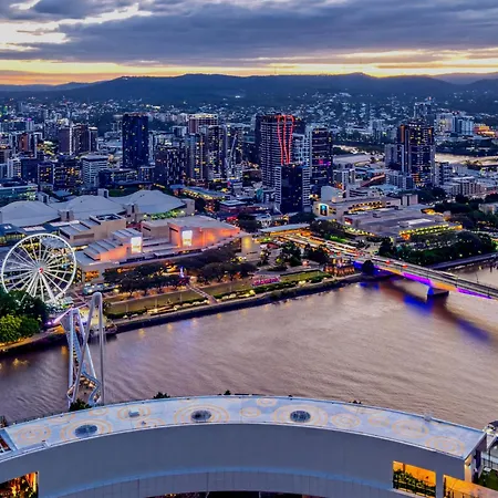 River Glow At Queens Wharf Level 43 Including Parking, Pool, And Views Apartment