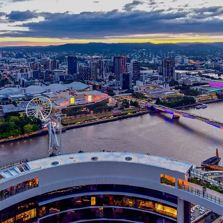 River Glow At Queens Wharf Level 43 Including Parking, Pool, And Views