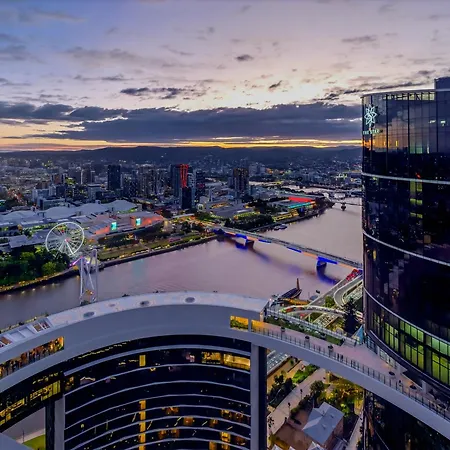River Glow At Queens Wharf Level 43 Including Parking, Pool, And Views Brisbane