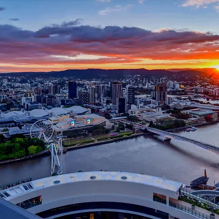 River Glow At Queens Wharf Level 43 Including Parking, Pool, And Views * Brisbane