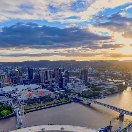 River Glow At Queens Wharf Level 43 Including Parking, Pool, And Views Apartment Brisbane