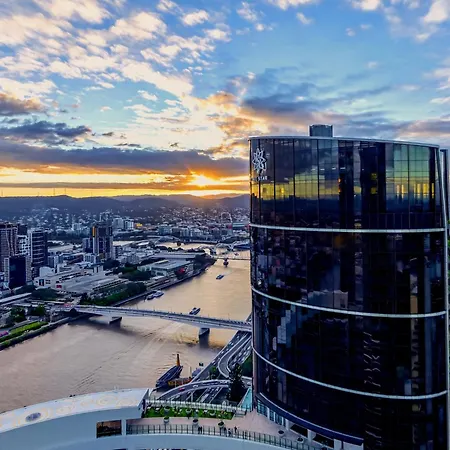 River Glow At Queens Wharf Level 43 Including Parking, Pool, And Views * Brisbane