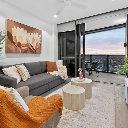 River Glow At Queens Wharf Level 43 Including Parking, Pool, And Views * Brisbane