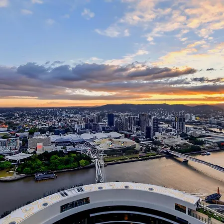 Apartment River Glow At Queens Wharf Level 43 Including Parking, Pool, And Views *