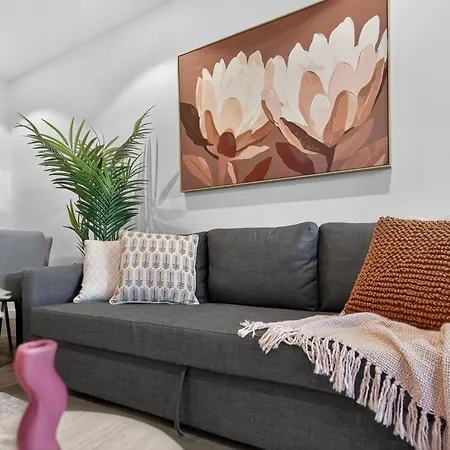 Apartment River Glow At Queens Wharf Level 43 Including Parking, Pool, And Views Brisbane