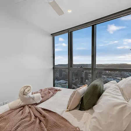 Apartment River Glow At Queens Wharf Level 43 Including Parking, Pool, And Views Brisbane