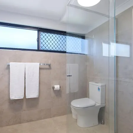 Apartment Leafy Corner - Simple Near River And Cbd