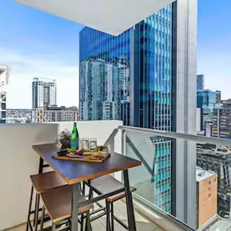 Elevate - Views, Pool, Sauna & Gym Apartment Brisbane