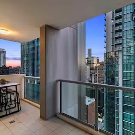 Elevate - Views, Pool, Sauna & Gym Brisbane
