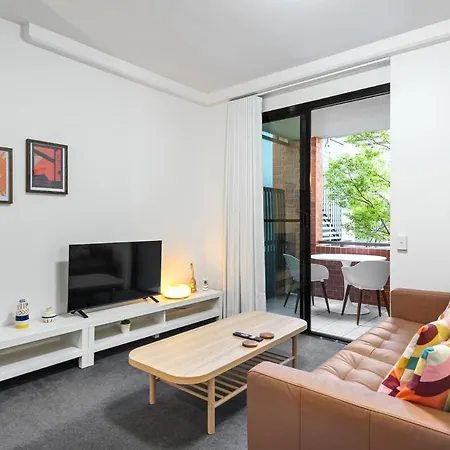 Apartment Trendy Teneriffe - 1bed -1bath - 1car - Balconies *
