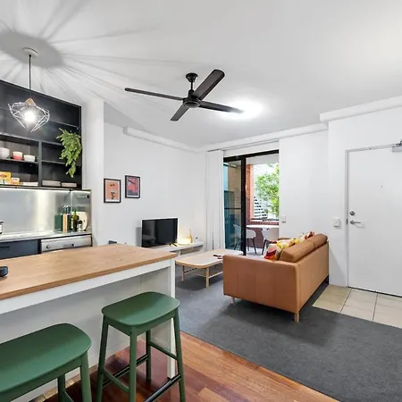 Apartment Trendy Teneriffe - 1bed -1bath - 1car - Balconies *