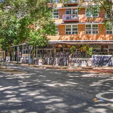 Apartment Trendy Teneriffe - 1bed -1bath - 1car - Balconies