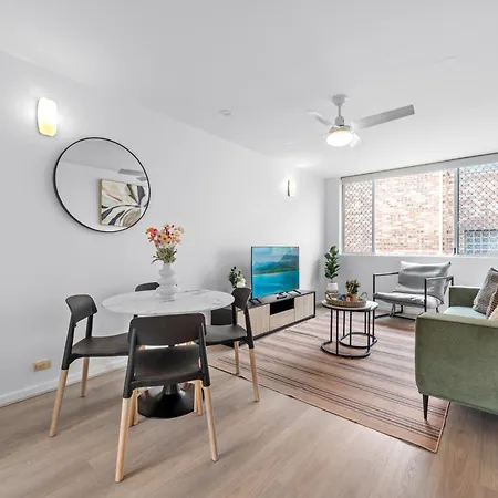 Apartment Spacious 1br Near Hospital, Qut And Cbd With Parking!