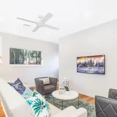 Park Ave Retreat - 3 Carparks, Wifi, Bbq, King Bed Apartment *