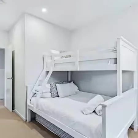 Apartment Park Ave Retreat - 3 Carparks, Wifi, Bbq, King Bed