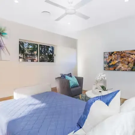 Park Ave Retreat - 3 Carparks, Wifi, Bbq, King Bed *