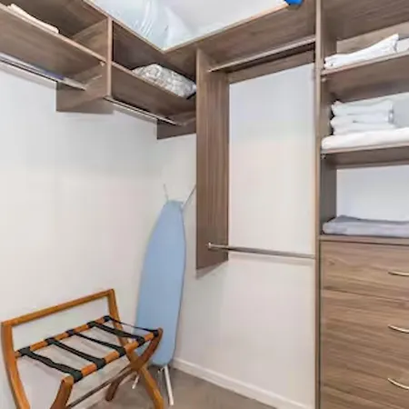 Park Ave Retreat - 3 Carparks, Wifi, Bbq, King Bed Apartment