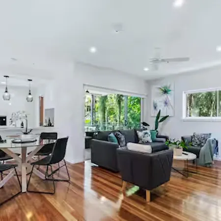 Park Ave Retreat - 3 Carparks, Wifi, Bbq, King Bed Apartment *