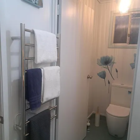 1960s Pool House - Hosted 4* Brisbane