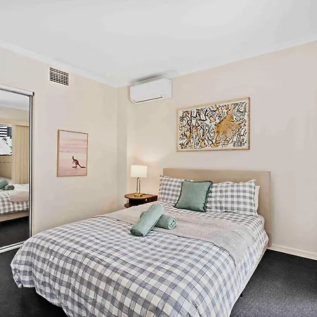 Stylish Escape Free Parking For 2 Walk To Cbd Apartment Brisbane