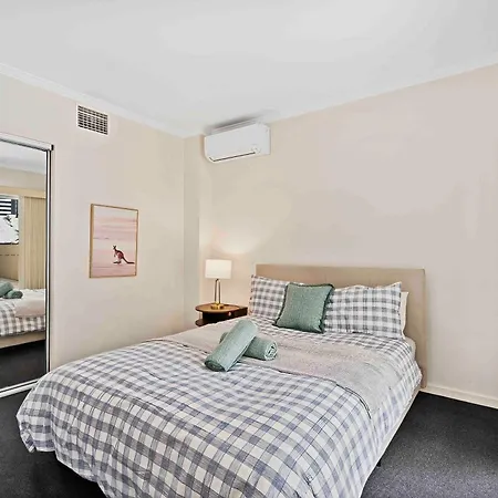 Stylish Escape Free Parking For 2 Walk To Cbd *