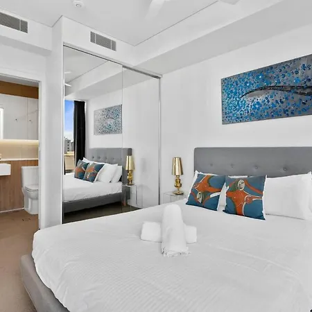 Apartment Stunning & River Views Rooftop Pool Gym Brisbane
