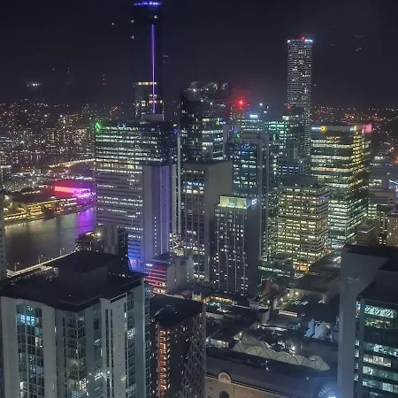 Brisbane's Highest Rated 3 Bedroom Luxury -above 60th Floor- Incredible Views In Skytower, Brisbane's Tallest Building -complimentary Wifi, Drinks, Snacks & Streaming Access Apartment Brisbane