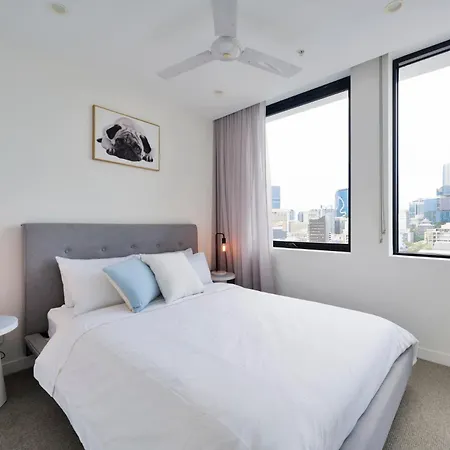 Spacious 2bed 2bath With Views Apartment *