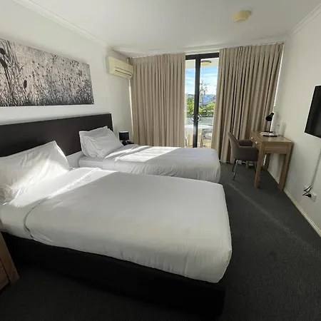 Aparthotel West End 4*