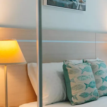 Fantastic Cbd 2br Parking Steps To Action Apartment *