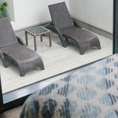 Apartment Fantastic Cbd 2br Parking Steps To Action