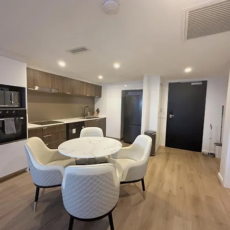 Modern Luxury Gabba Apartment *