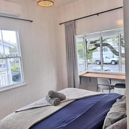 Leafy Retreat By New Farm Park Apartment *