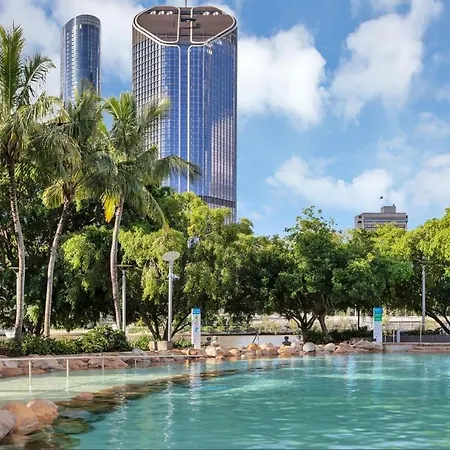 South Bank Sensational - 2bed-2bath-1car-pool