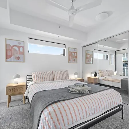 South Bank Sensational - 2bed-2bath-1car-pool Apartment