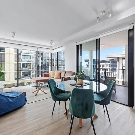 Apartment South Bank Sensational - 2bed-2bath-1car-pool