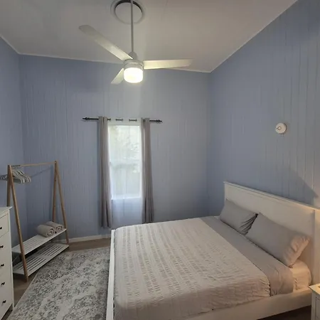 Charming 4bdr Inc Separate Studio, Newly Renovated Holiday home