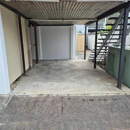 Charming 4bdr Inc Separate Studio, Newly Renovated Holiday home *