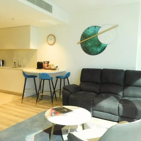 Brisbane's Highest Rated 3 Bedroom Luxury -above 60th Floor- Incredible Views In Skytower, Brisbane's Tallest Building -complimentary Wifi, Drinks, Snacks & Streaming Access Brisbane