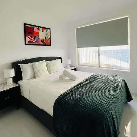 Spacious 4br Family Prime Sunnybank Location Holiday home *