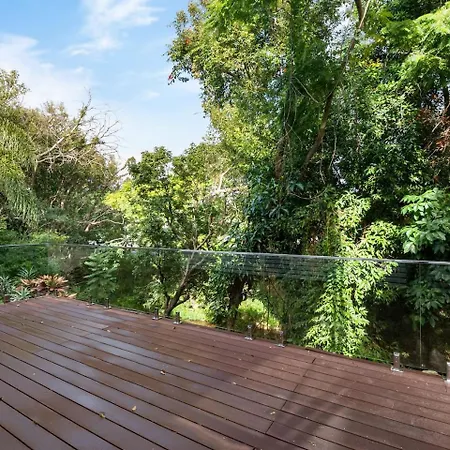 Spacious 4-bedroom Bardon Retreat Across 2 Levels Holiday home Brisbane