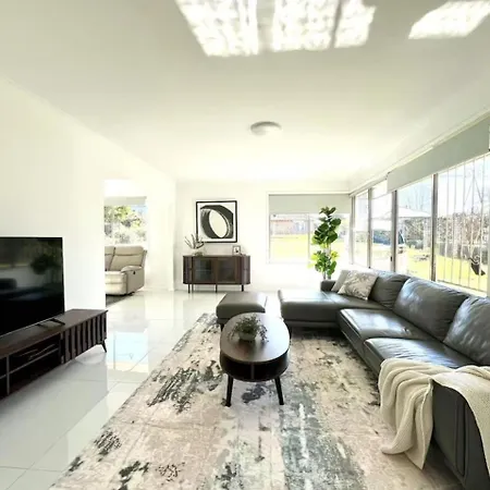 Spacious 4br Family Prime Sunnybank Location Holiday home