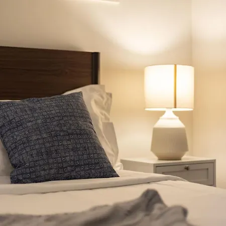 Cozy Hub Near Food Fusion Family Business Ideal * Brisbane