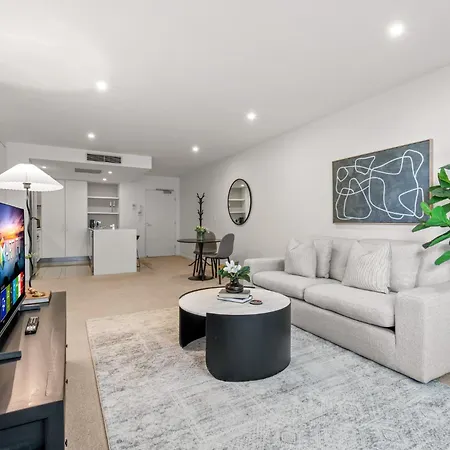 Apartment West End Flat With Pool And Bbq Access *