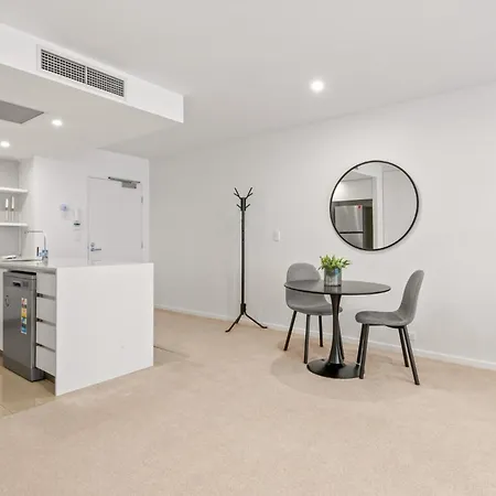 West End Flat With Pool And Bbq Access Apartment *