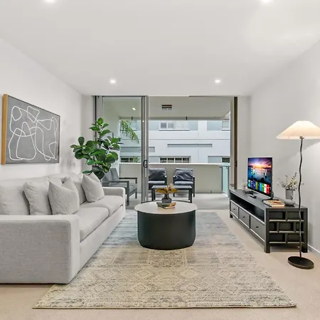 Apartment West End Flat With Pool And Bbq Access
