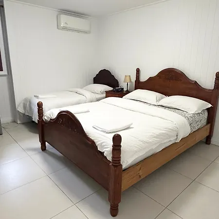 Homestay 197 Shafston Ave Kangaroo Point Qld 4169
