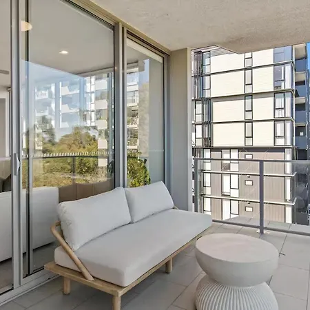 Peaceful With Parking Apartment Brisbane