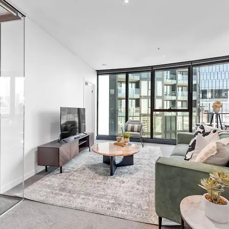 Cbd Luxe Pad Skytower Pool & Gym Apartment