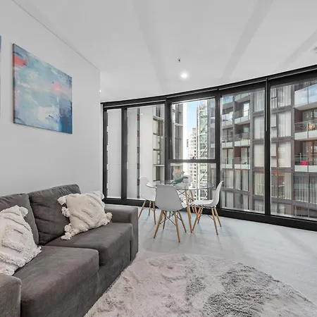 Stylish 2br - Tallest Building In Pool, Gym * Brisbane